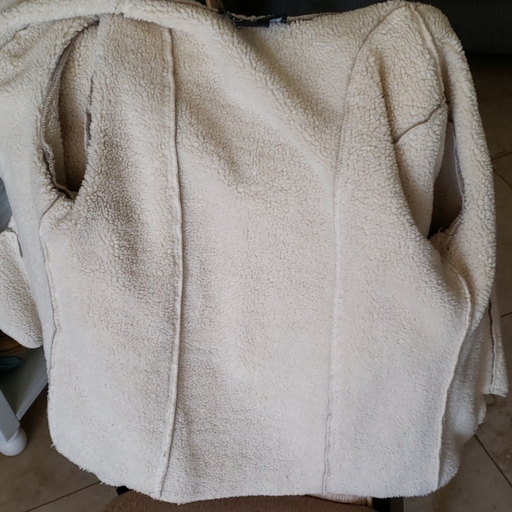 Fall or Winter coat - Picture 6 of 8